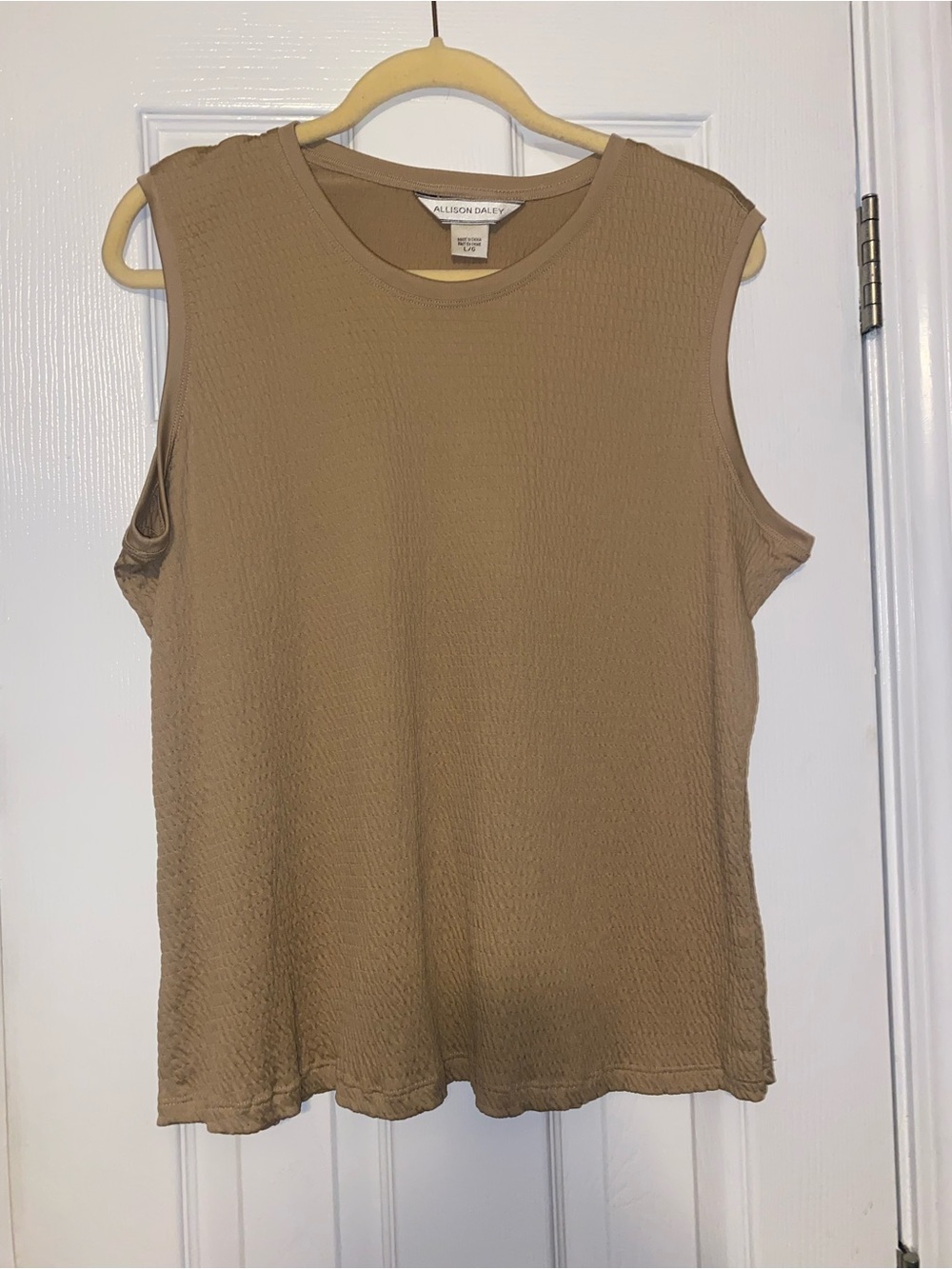 Textured tank